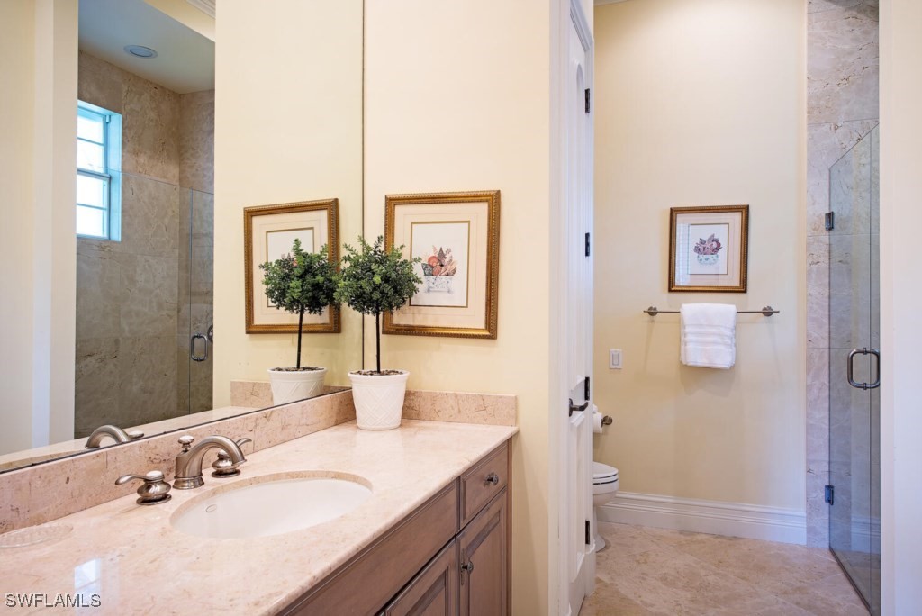 226005363 Property Photo 38