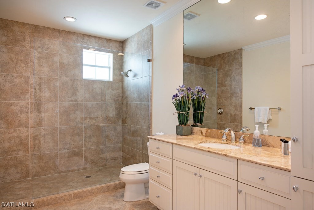 226005363 Property Photo 42