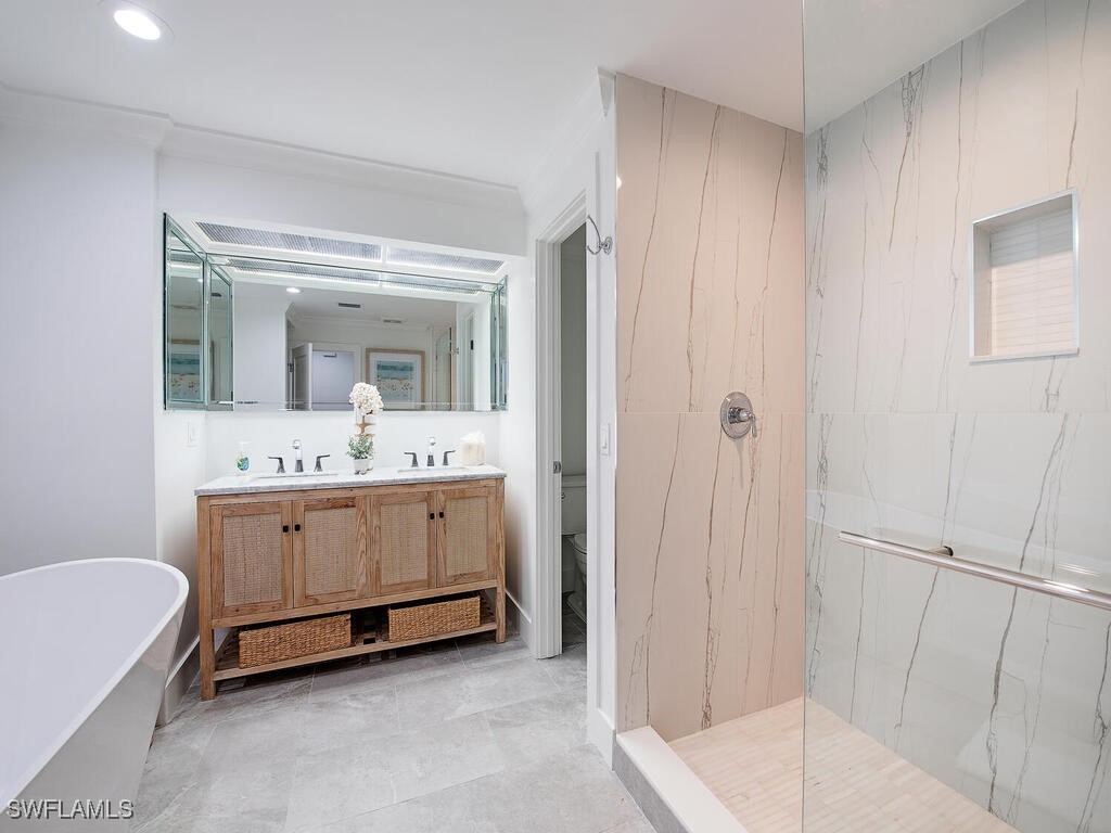 226005371 Property Photo 11