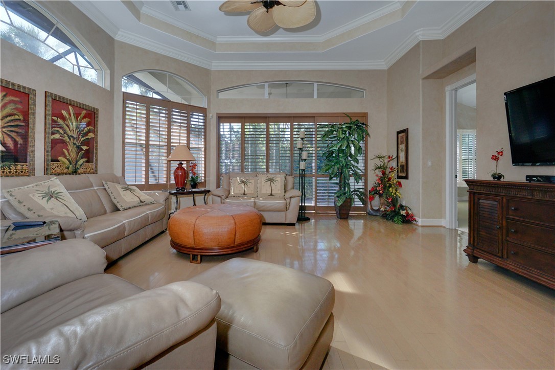 5065 Kensington High St Property Photo 3