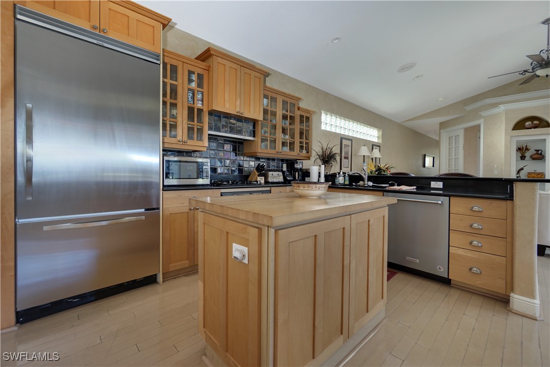 5065 Kensington High St Property Photo 6