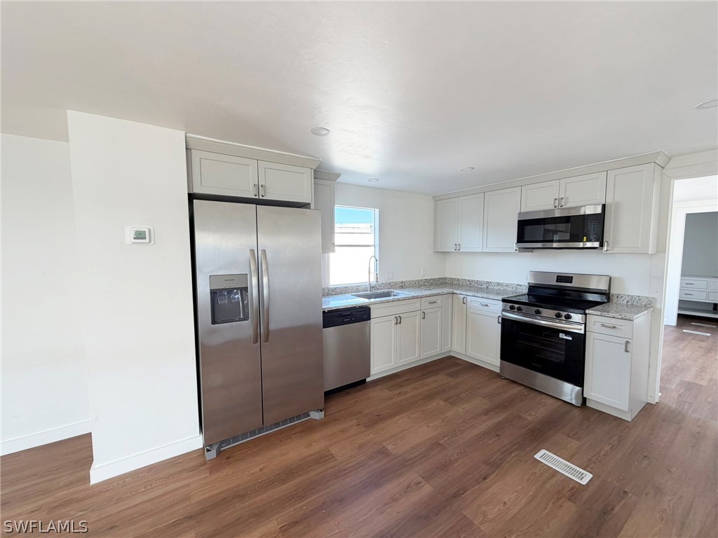 815 Cape Haze Ln E Property Photo 3