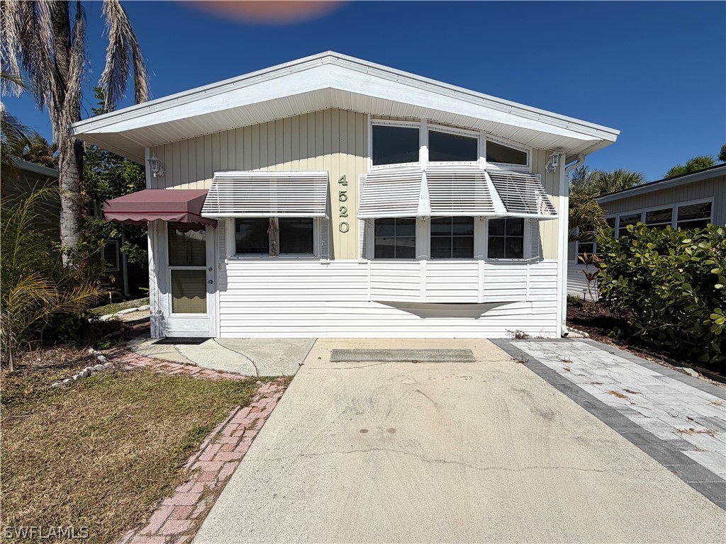 4520 Washington Way E Property Photo 1