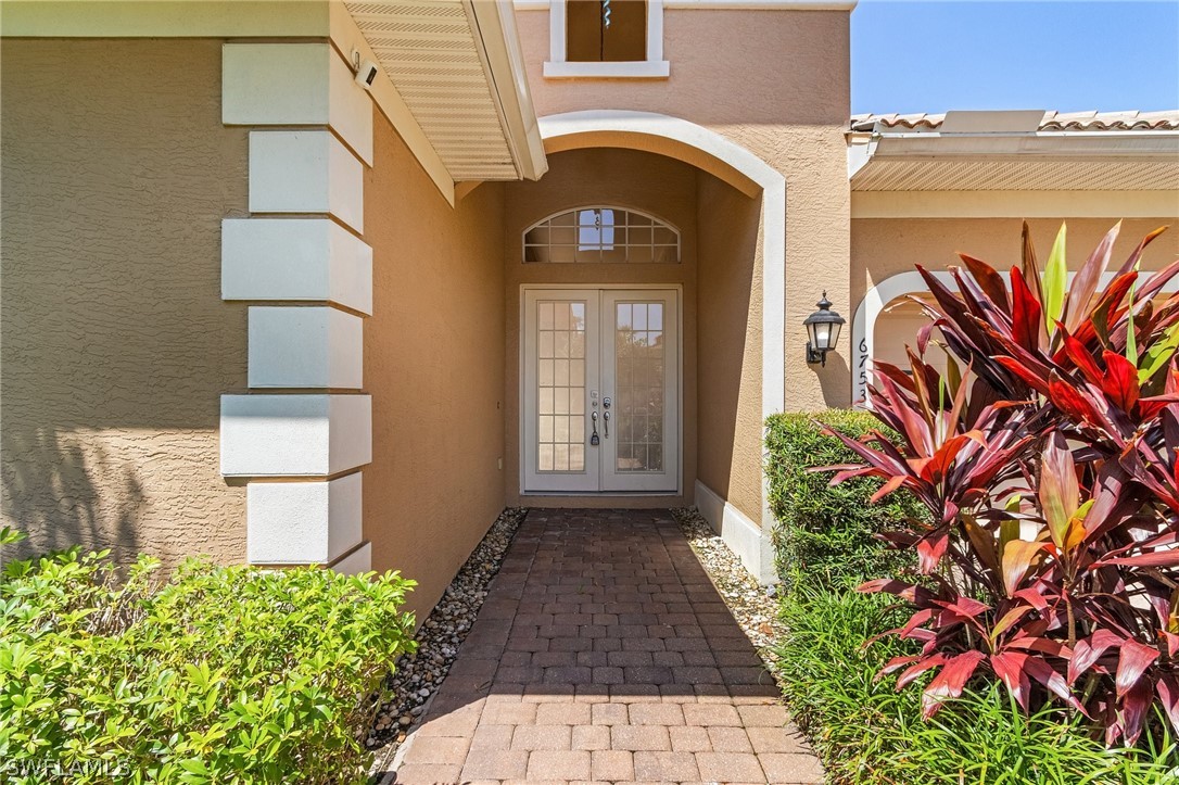 6753 Bent Grass Dr Property Photo 4