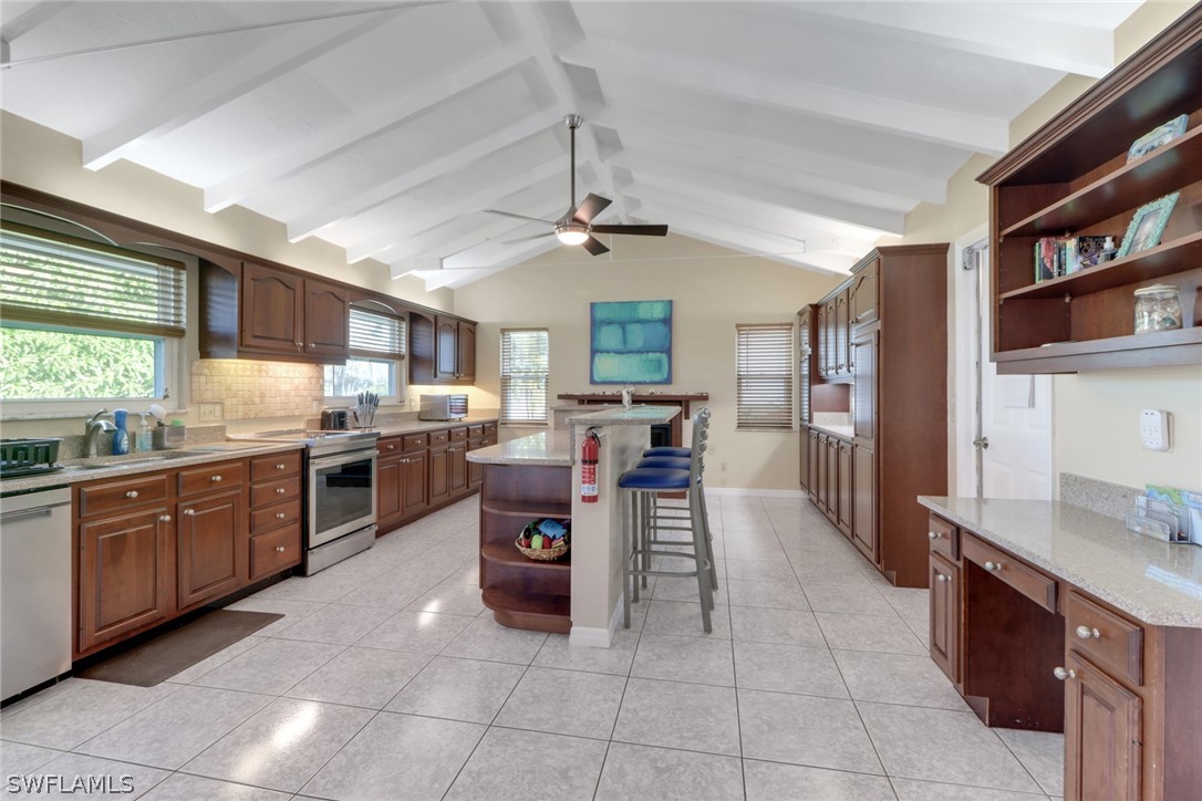 562 Goldcoast Ct Property Photo 10