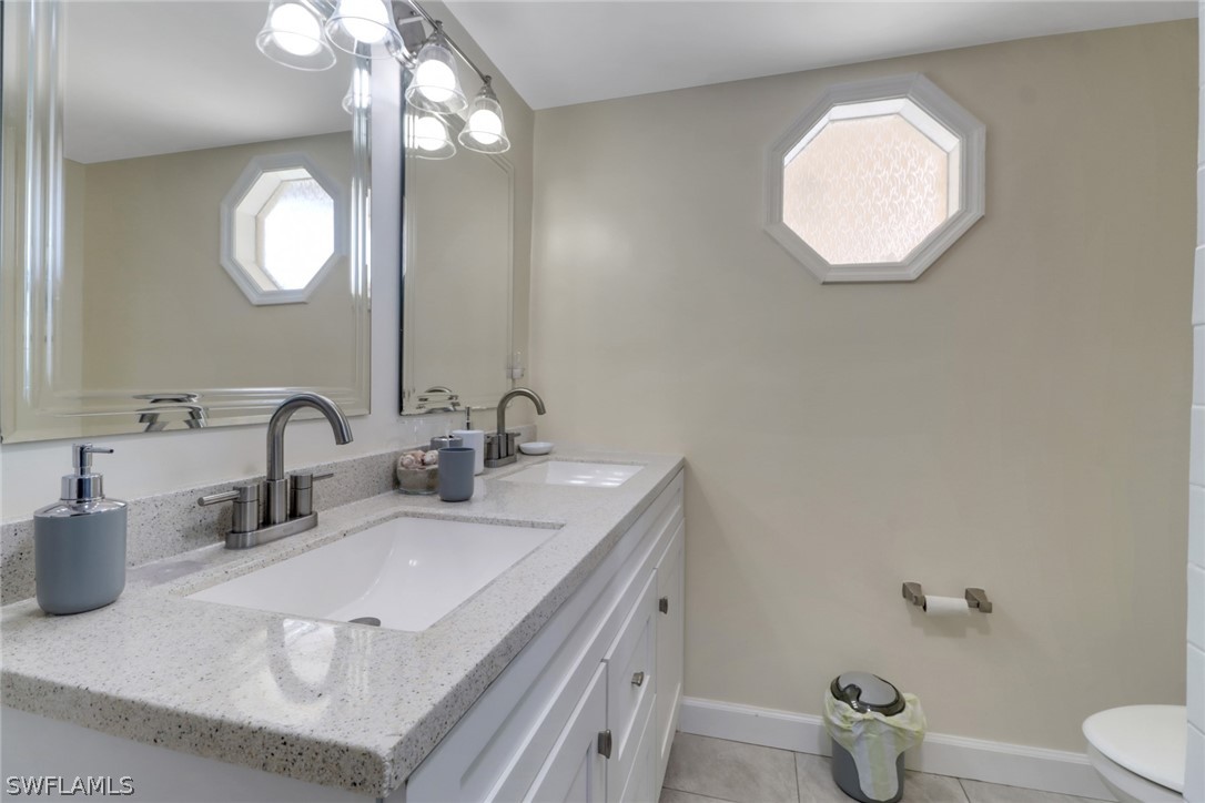 562 Goldcoast Ct Property Photo 16