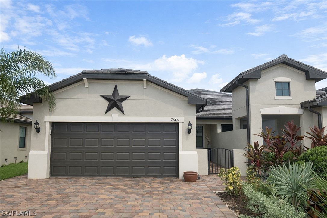 7666 Jacaranda LN