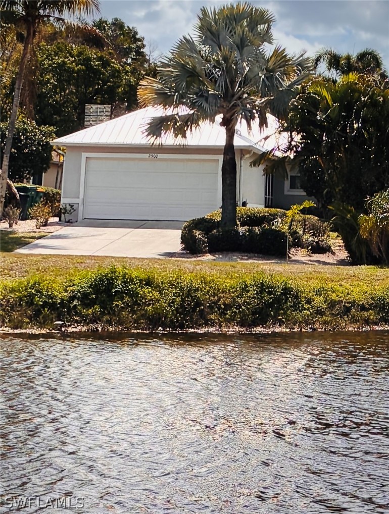 2500 Lee St Property Photo 2