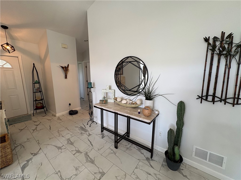 2500 Lee St Property Photo 16