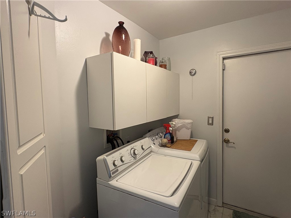 2500 Lee St Property Photo 18