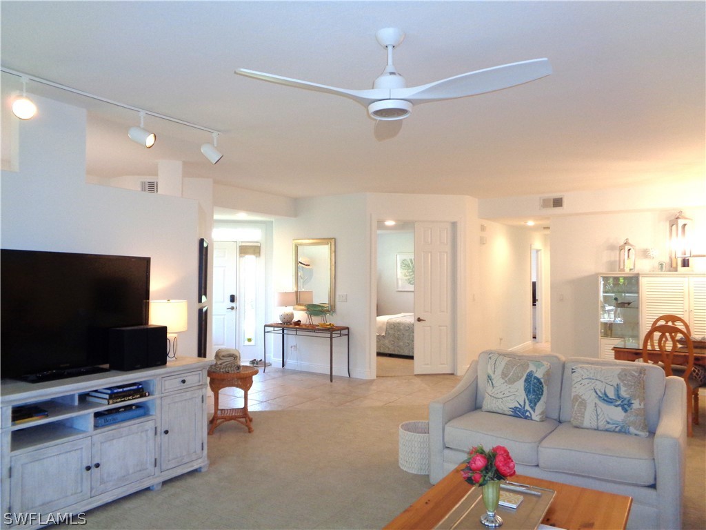 515 Laguna Royale Blvd 102 Property Photo 5