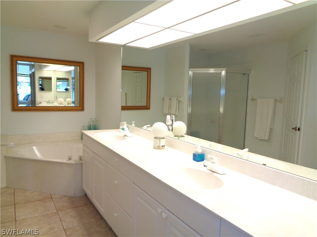 515 Laguna Royale Blvd 102 Property Photo 21