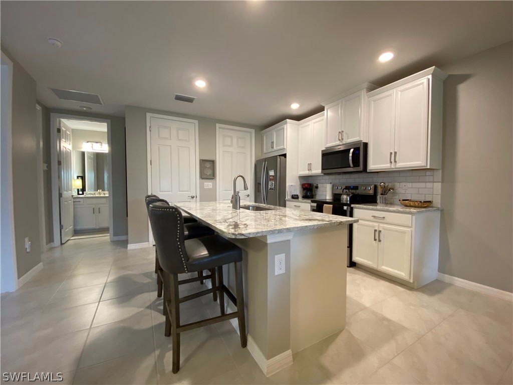 14639 Edgewater Cir Property Photo 2