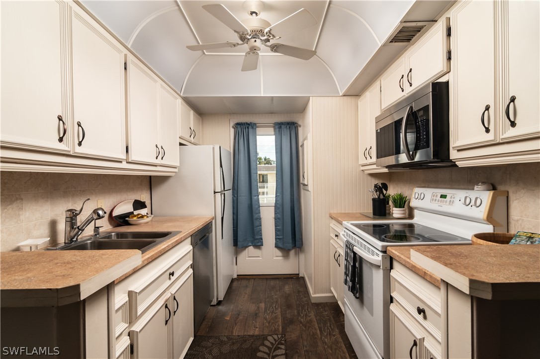 226010362 Property Photo 6