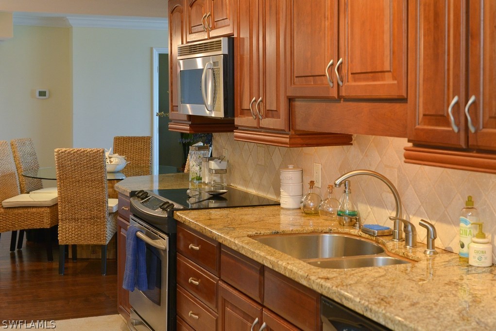 4001 Gulf Shore Blvd N 707 Property Photo 10