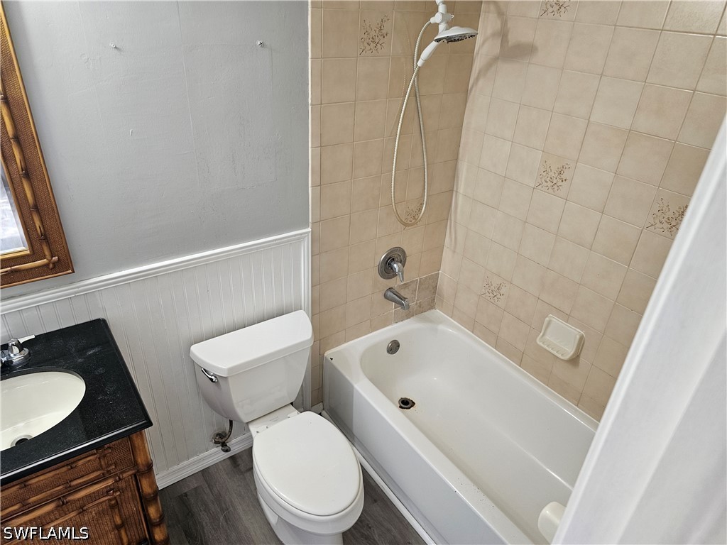 226010470 Property Photo 10