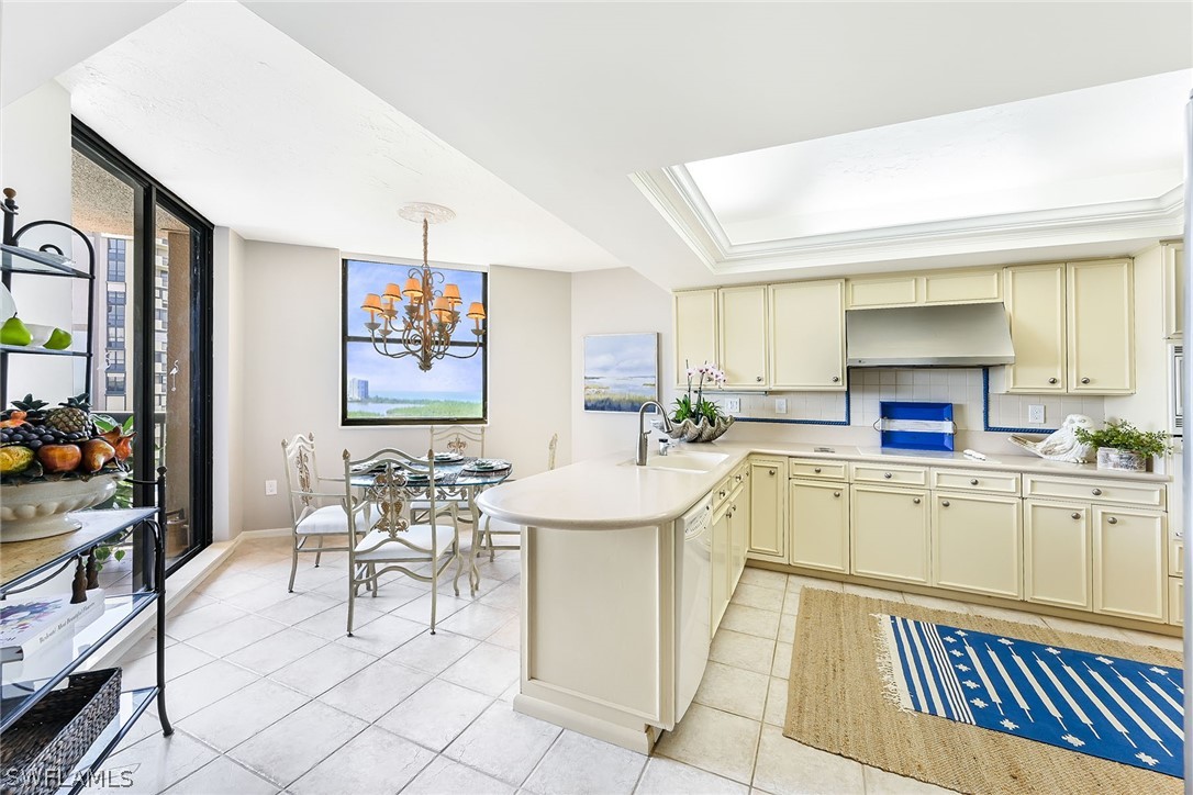 6075 Pelican Bay Blvd 1105 Property Photo 8