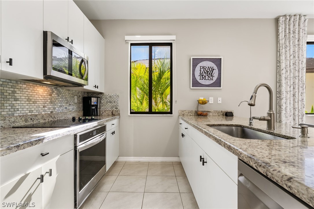 5053 Arancia Ln Property Photo 9
