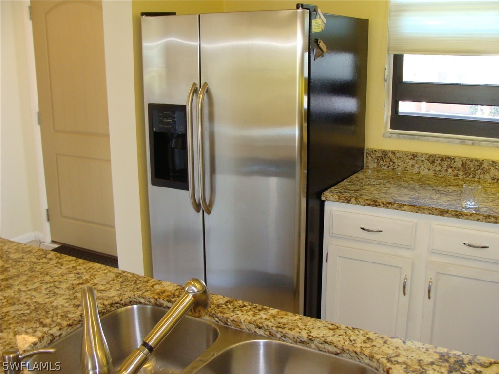 807 River Point Dr 201d Property Photo 5
