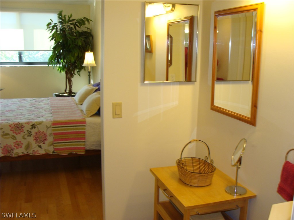 807 River Point Dr 201d Property Photo 16