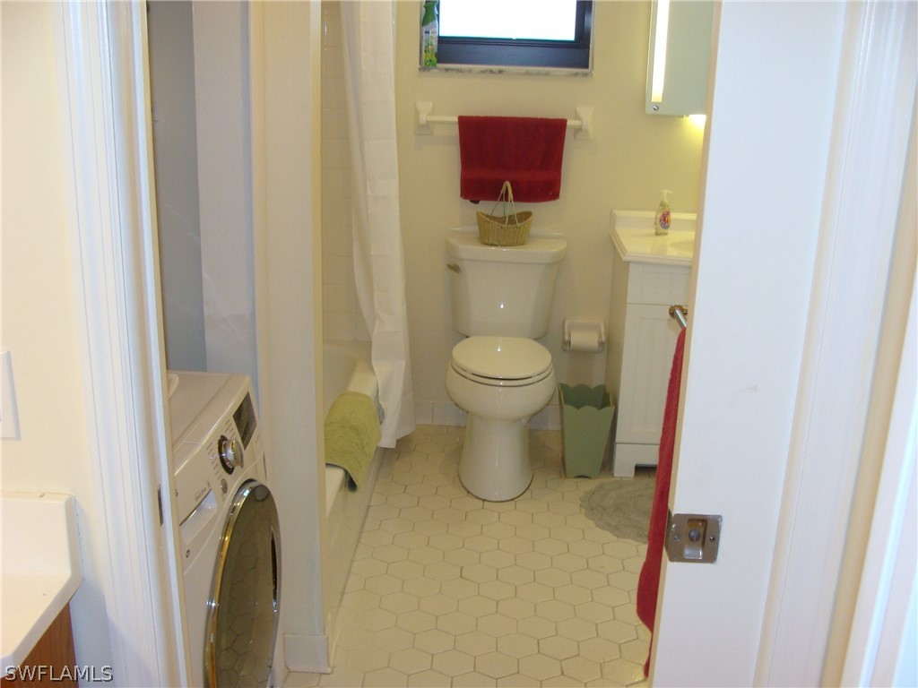 807 River Point Dr 201d Property Photo 19