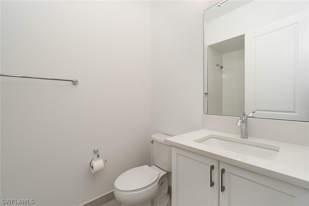 12750 Woodbury Dr Property Photo 13