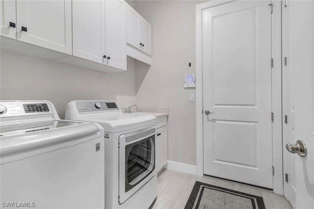 9032 Saint Lucia Dr Property Photo 16