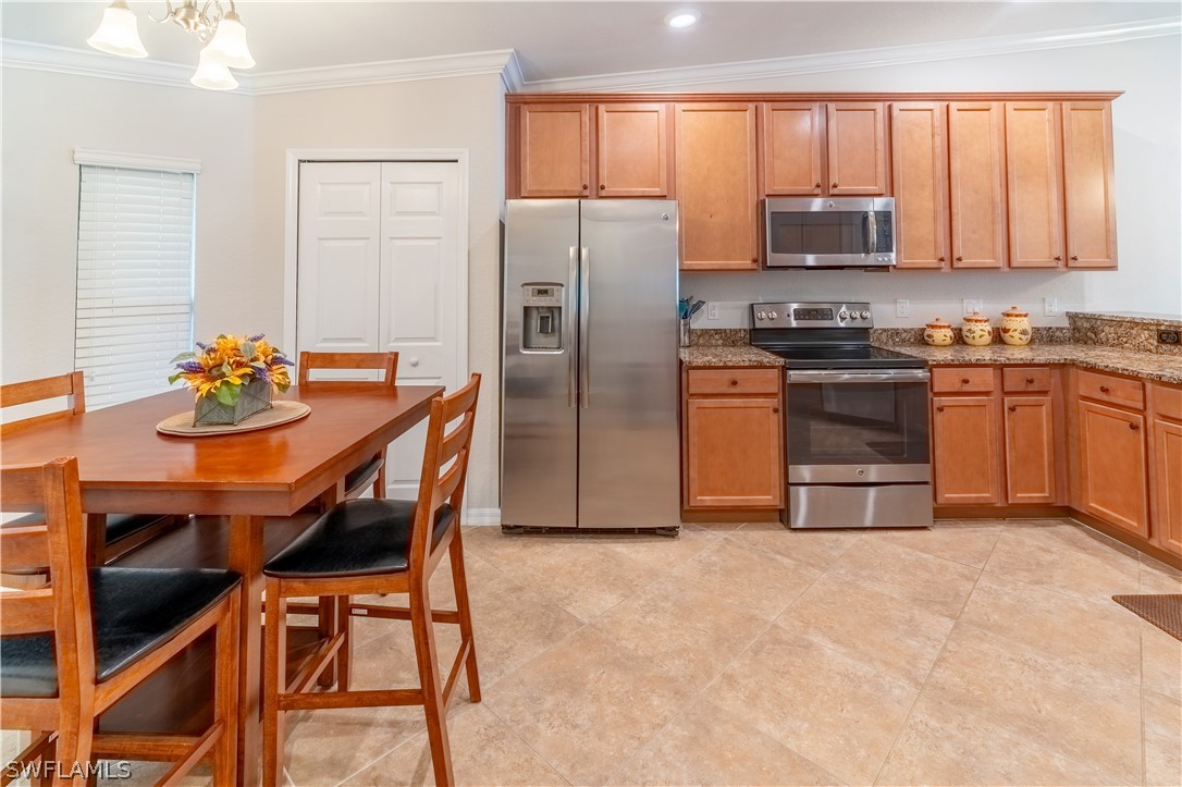 9521 Avellino Way 2426 Property Photo 4