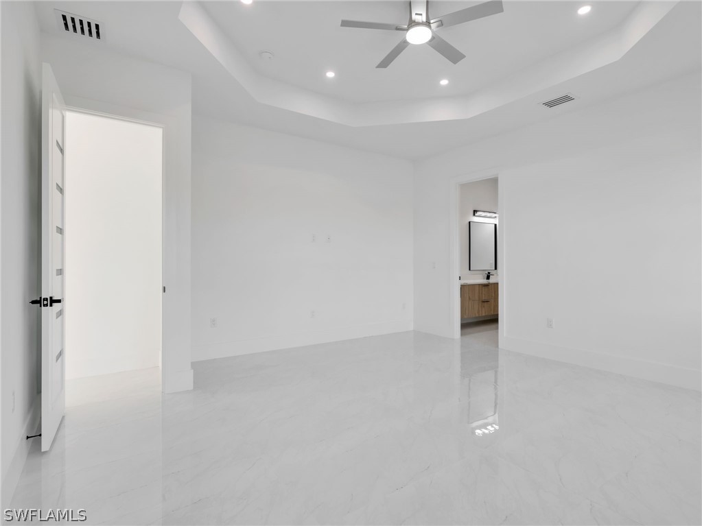 910 Golden Gate Blvd E Property Photo 25
