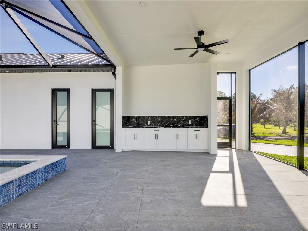 910 Golden Gate Blvd E Property Photo 35