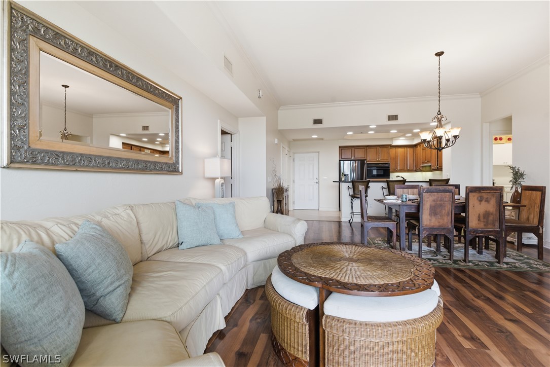 2748 Tiburon Blvd E C404 Property Photo 17
