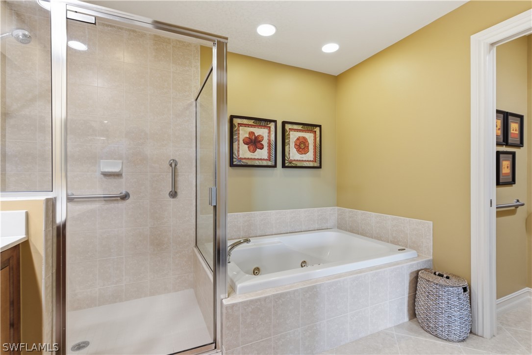 2748 Tiburon Blvd E C404 Property Photo 25