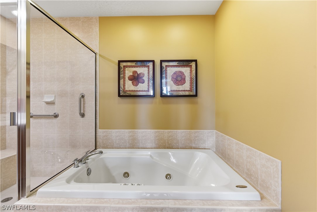 2748 Tiburon Blvd E C404 Property Photo 26