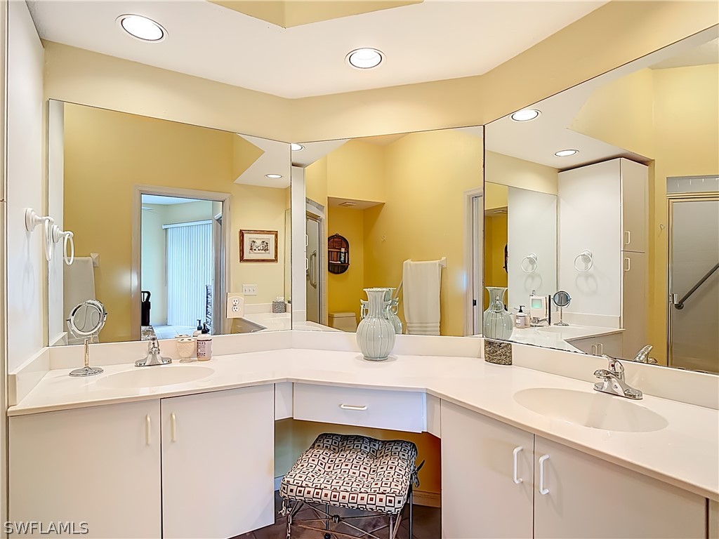 226011527 Property Photo 29