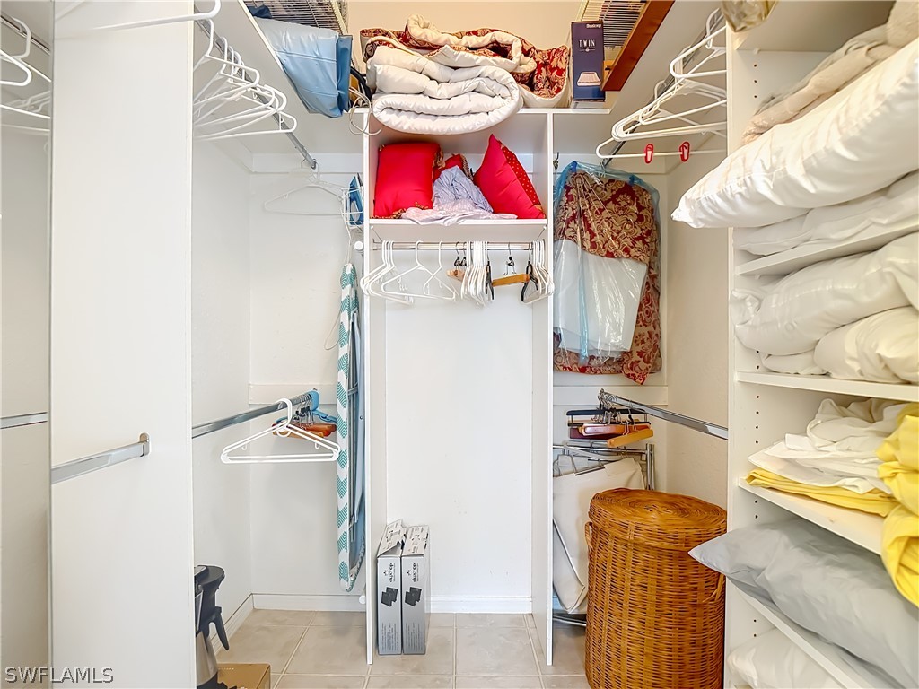 226011527 Property Photo 32