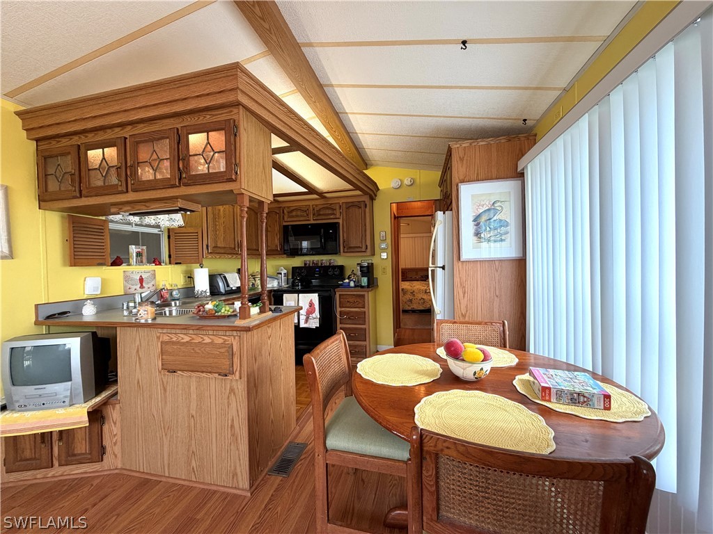 4701 Candlestick Ct W Property Photo 4