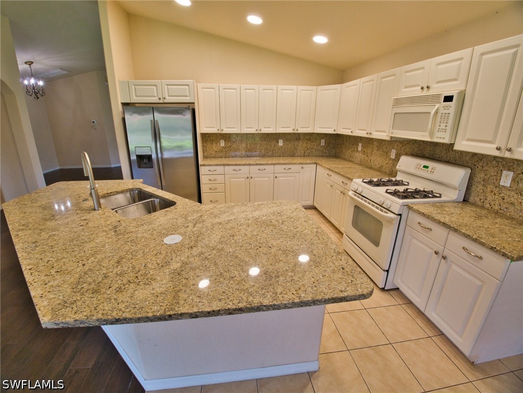 9071 Astonia Way Property Photo 6