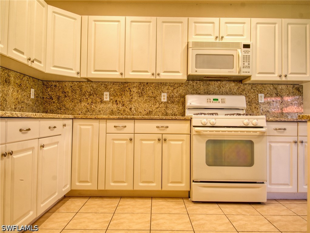 9071 Astonia Way Property Photo 7