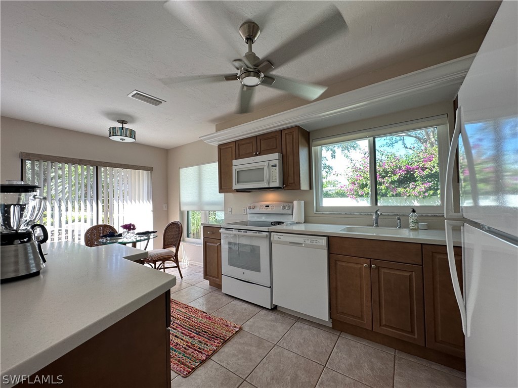 829 Reef Point Cir 46 Property Photo 3