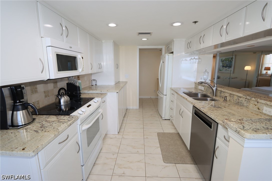 5550 Heron Point Dr 902 Property Photo 3