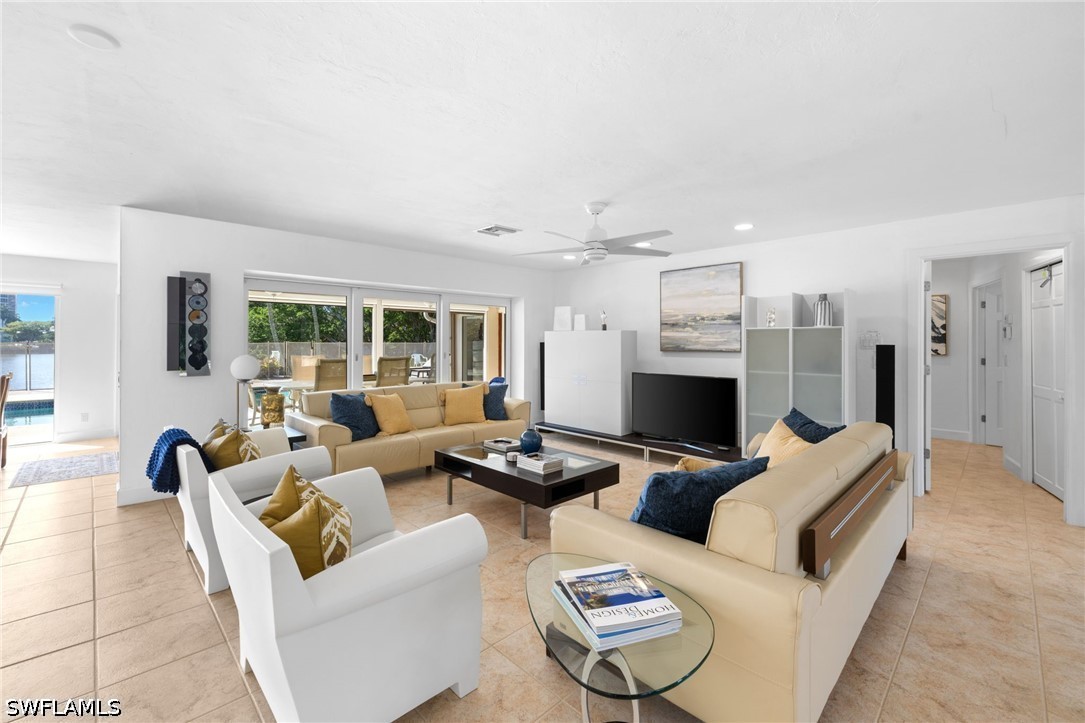 319 Pirates Bight Property Photo 15
