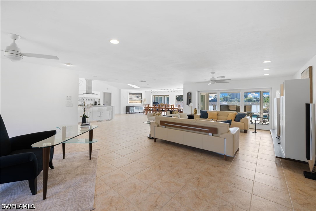 319 Pirates Bight Property Photo 18