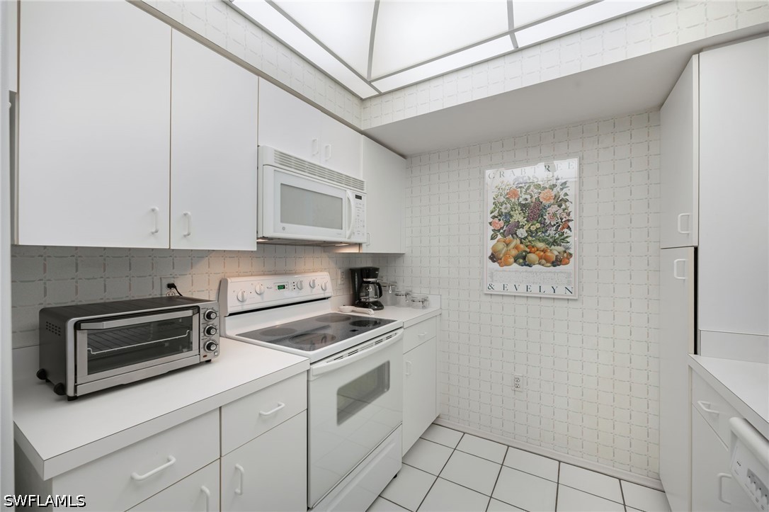 760 Willowbrook Dr 1208 Property Photo 13