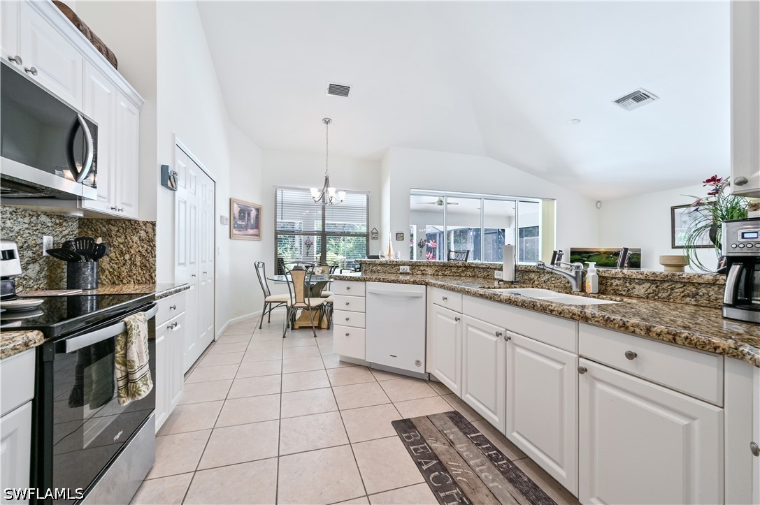 6453 Autumn Woods Blvd Property Photo 9