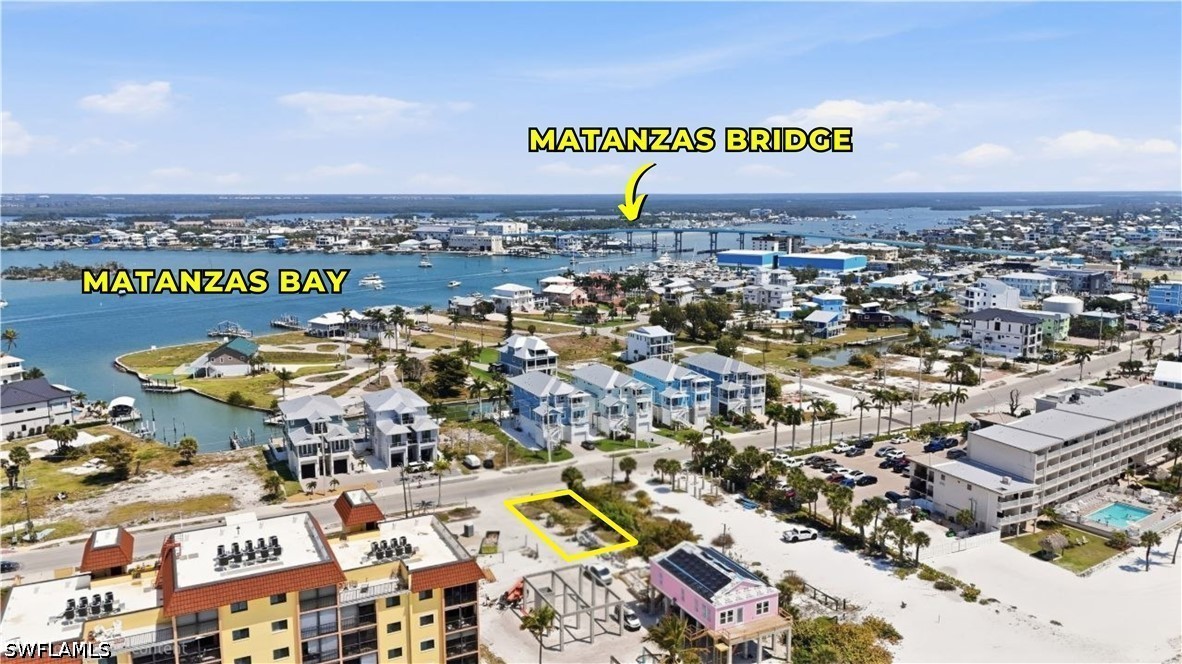 626 Estero Blvd Property Photo 2