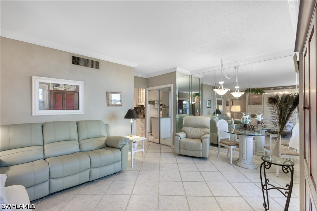240 Seaview Ct 105 Property Photo 1