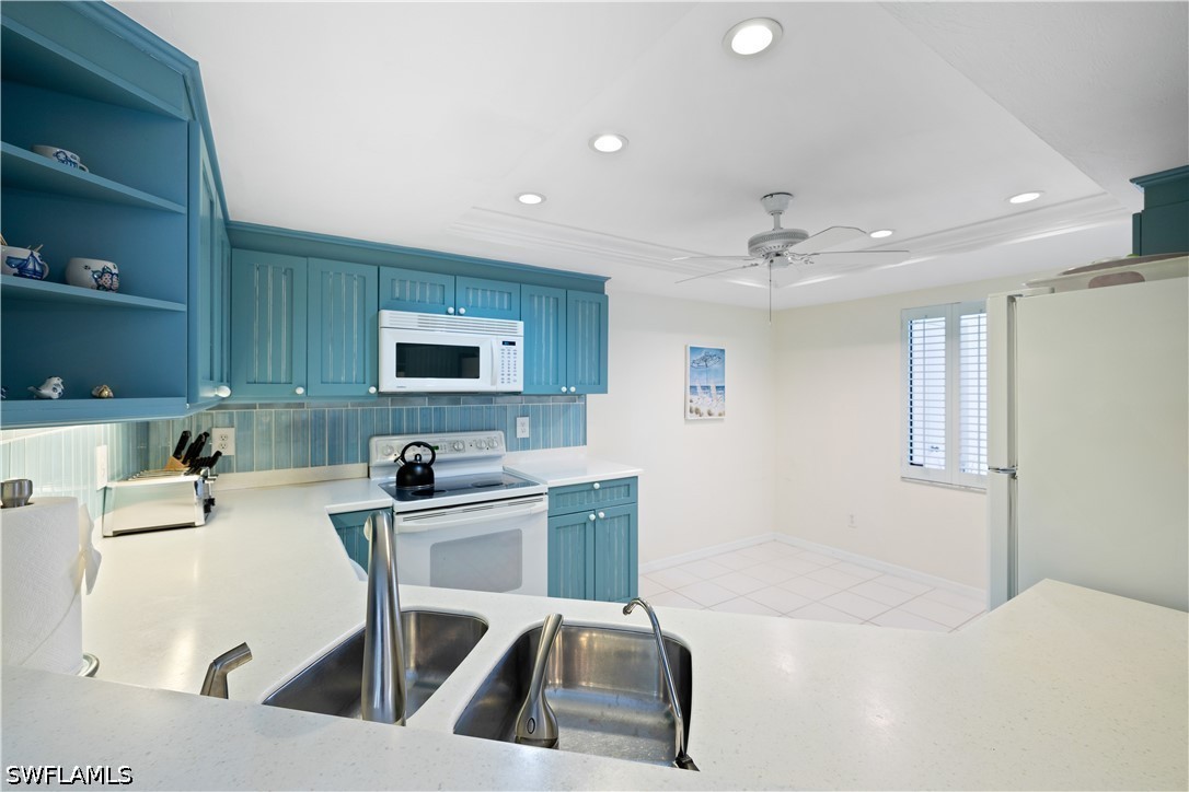 565 Beachwalk Cir T-102 Property Photo 10