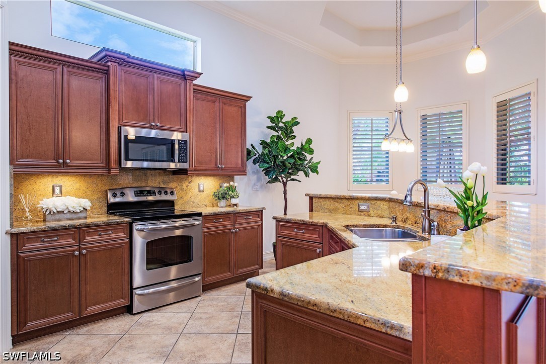 7643 Cottesmore Dr Property Photo 4