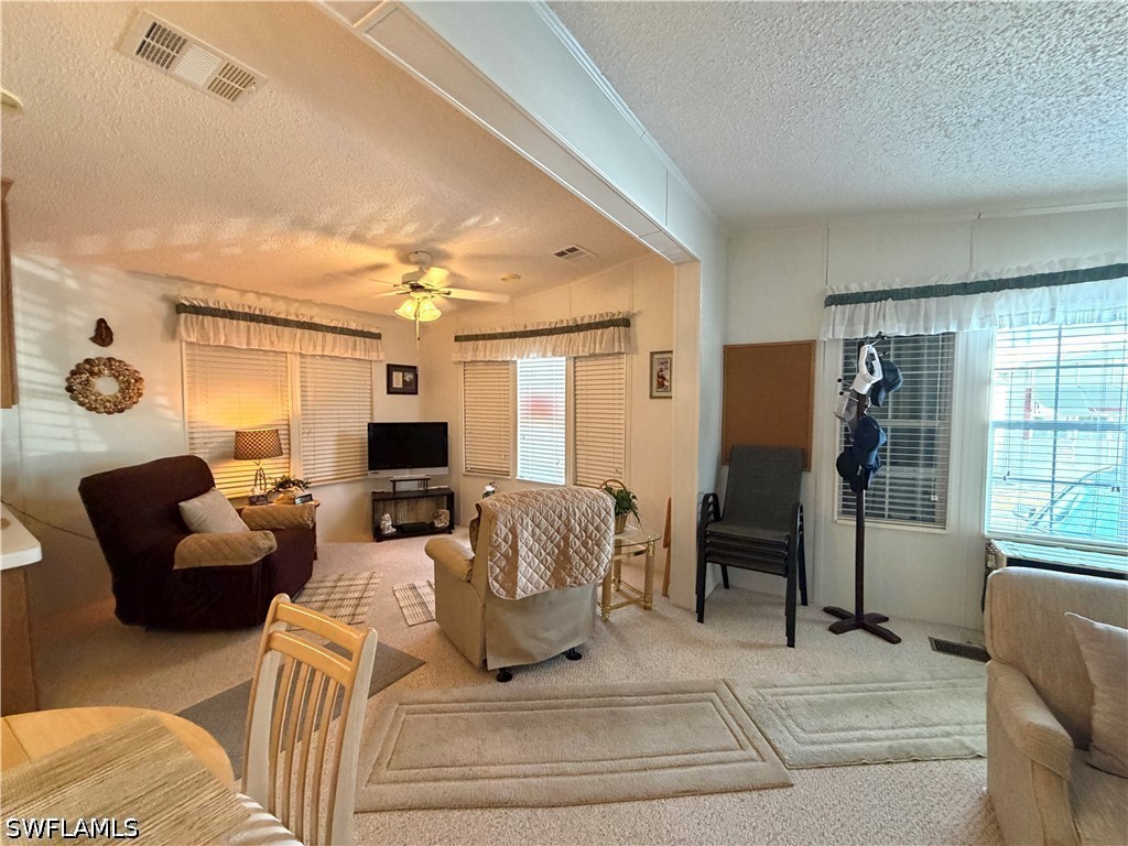 4621 Liberty Ln E Property Photo 11