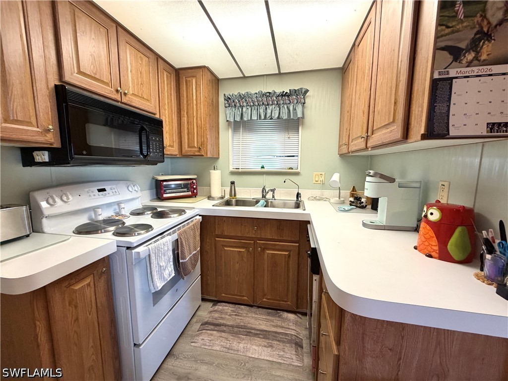 4621 Liberty Ln E Property Photo 17